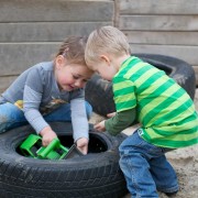 im Kindernest spielen
