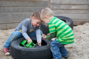 im Kindernest spielen